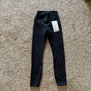 Lululemon-In Movement 7/8 Tight size 4